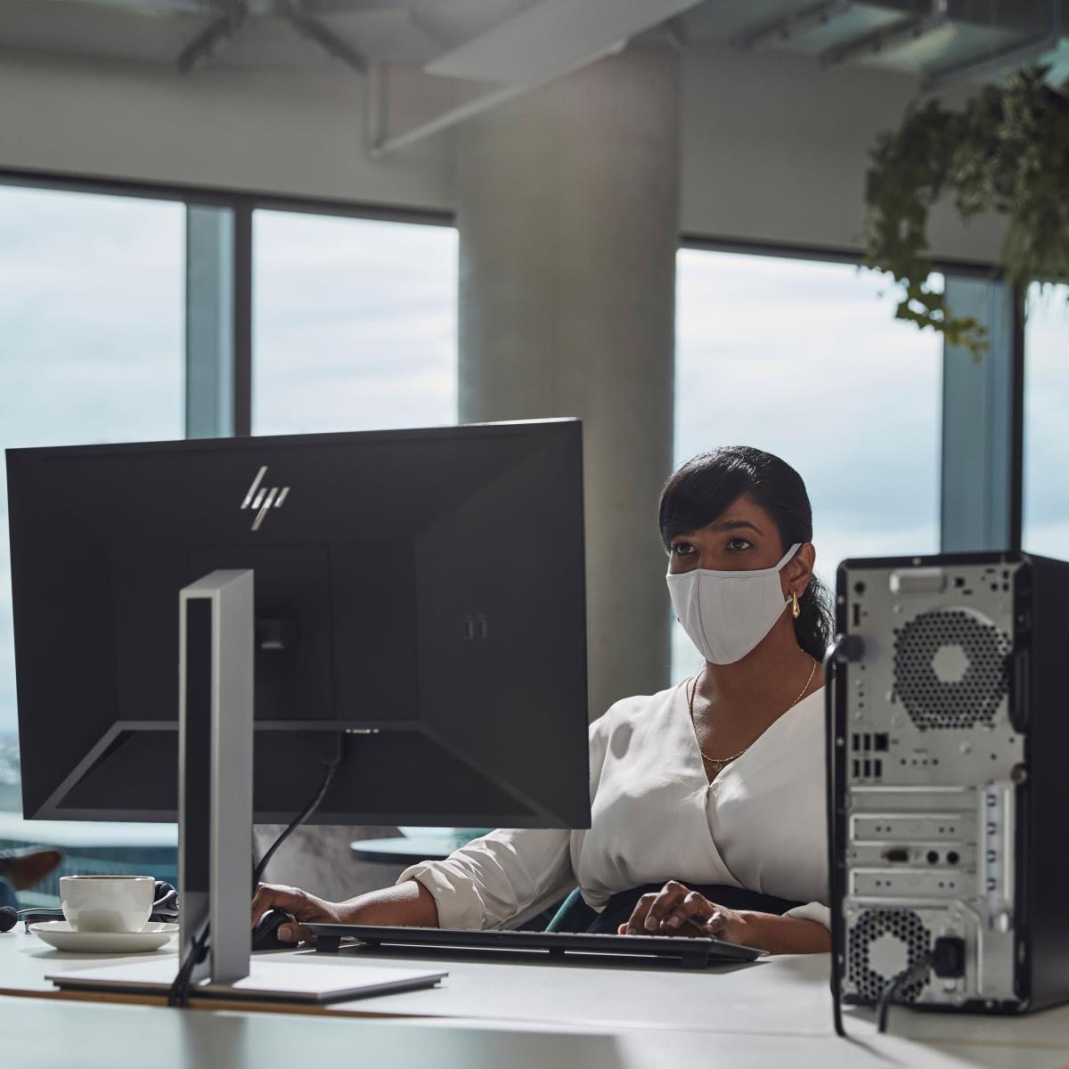 Pro Tower 400 G9 PCI Desktop PC thumbnail