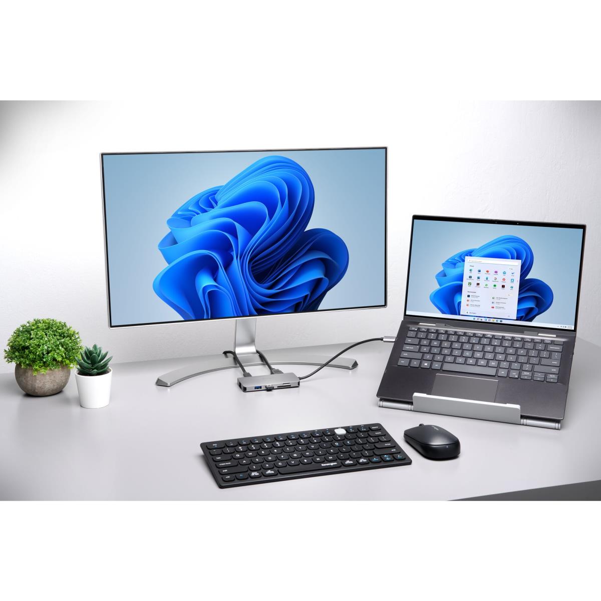 UH1400p USB-C Mobile Hub thumbnail