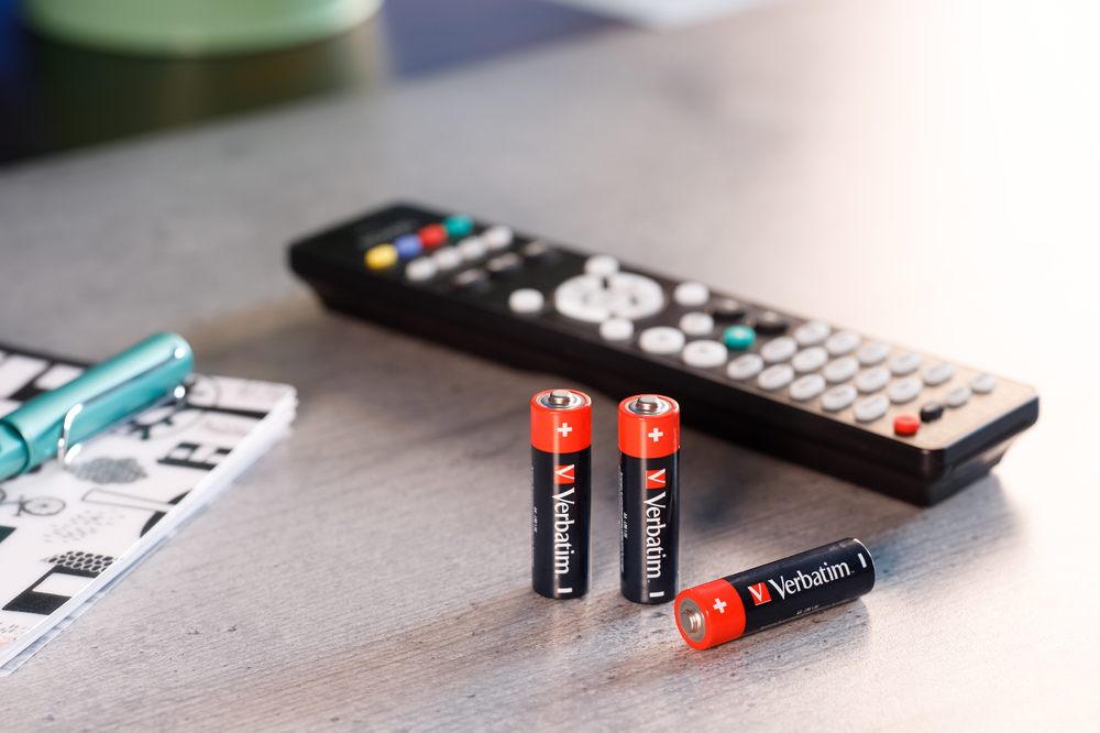 AA Battery Alkaline 8 Pack (Hangcard) thumbnail