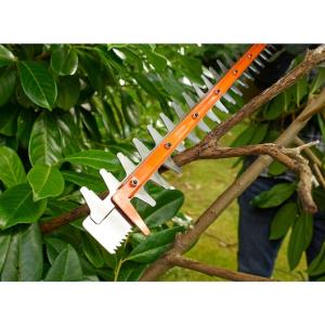 Black & Decker 60CM 600W HEDGE TRIMMER+SAW BLADE